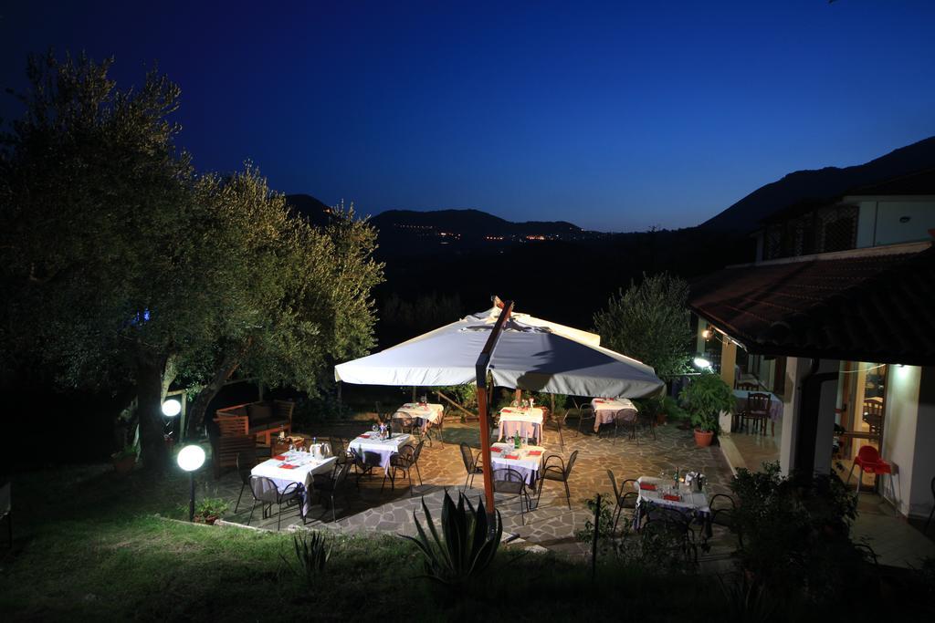 Tenuta Terre Di Bosco Oasi Di Relax Nel Cilento San Giovanni a Piro Bagian luar foto